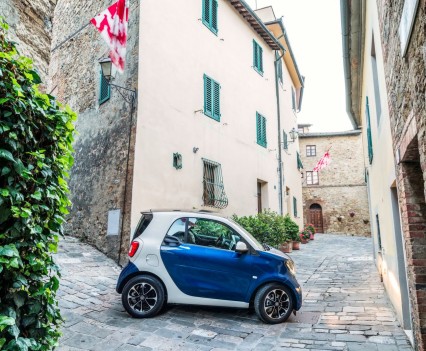 2015-Smart-ForTwo-ForFour-21