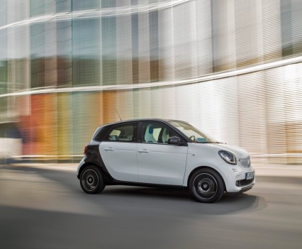 2015-Smart-ForTwo-ForFour-41