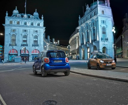 2015-Smart-ForTwo-ForFour-46