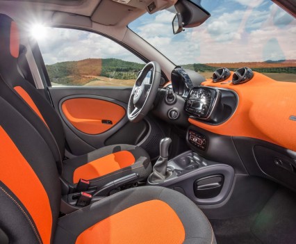 2015-Smart-ForTwo-ForFour-68