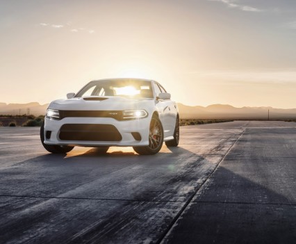 2015-Dodge-Charger-Hellcat-SRT-35