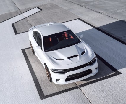 2015-Dodge-Charger-Hellcat-SRT-44