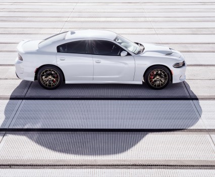 2015-Dodge-Charger-Hellcat-SRT-46