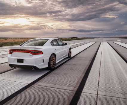 2015-Dodge-Charger-Hellcat-SRT-69