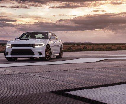 2015-Dodge-Charger-Hellcat-SRT-70