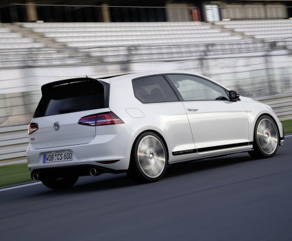 Volkswagen-golf-gti-performance-2016-15