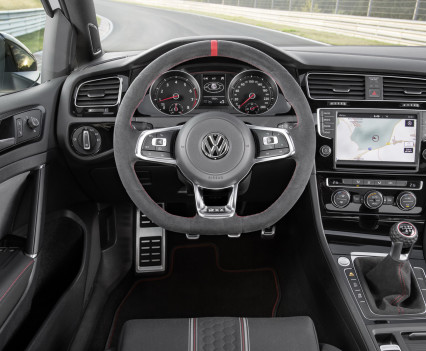 Volkswagen-golf-gti-performance-2016-2